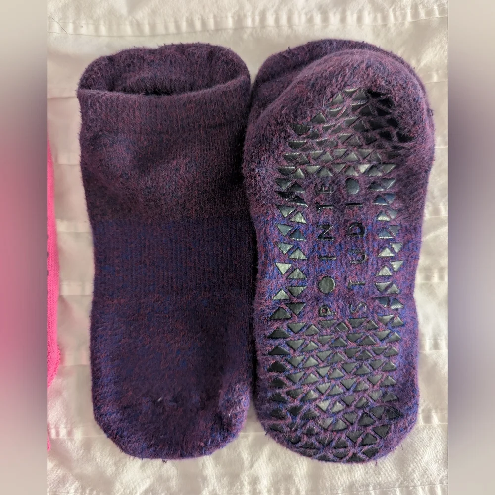 Sashi & Pointe Studio Pilates & Yoga Grip Socks